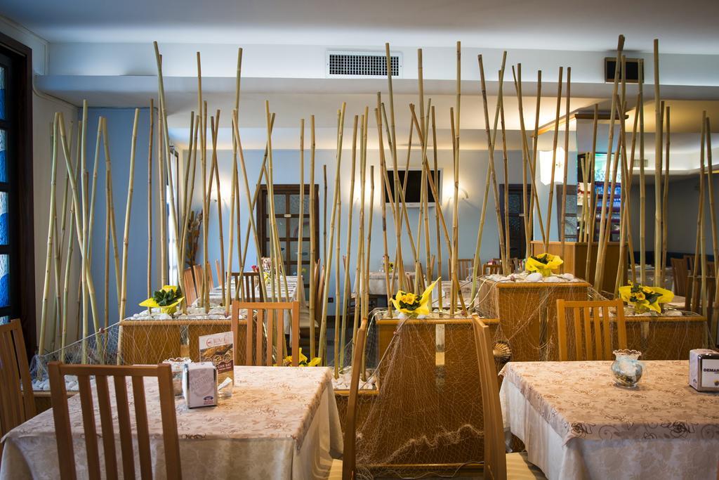 Hotel Ristorante Cigno - Camere And Aparthotel Латизана Экстерьер фото