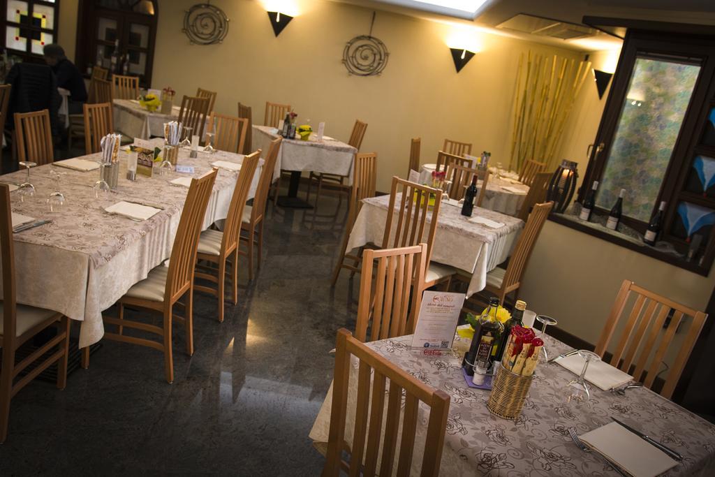Hotel Ristorante Cigno - Camere And Aparthotel Латизана Экстерьер фото