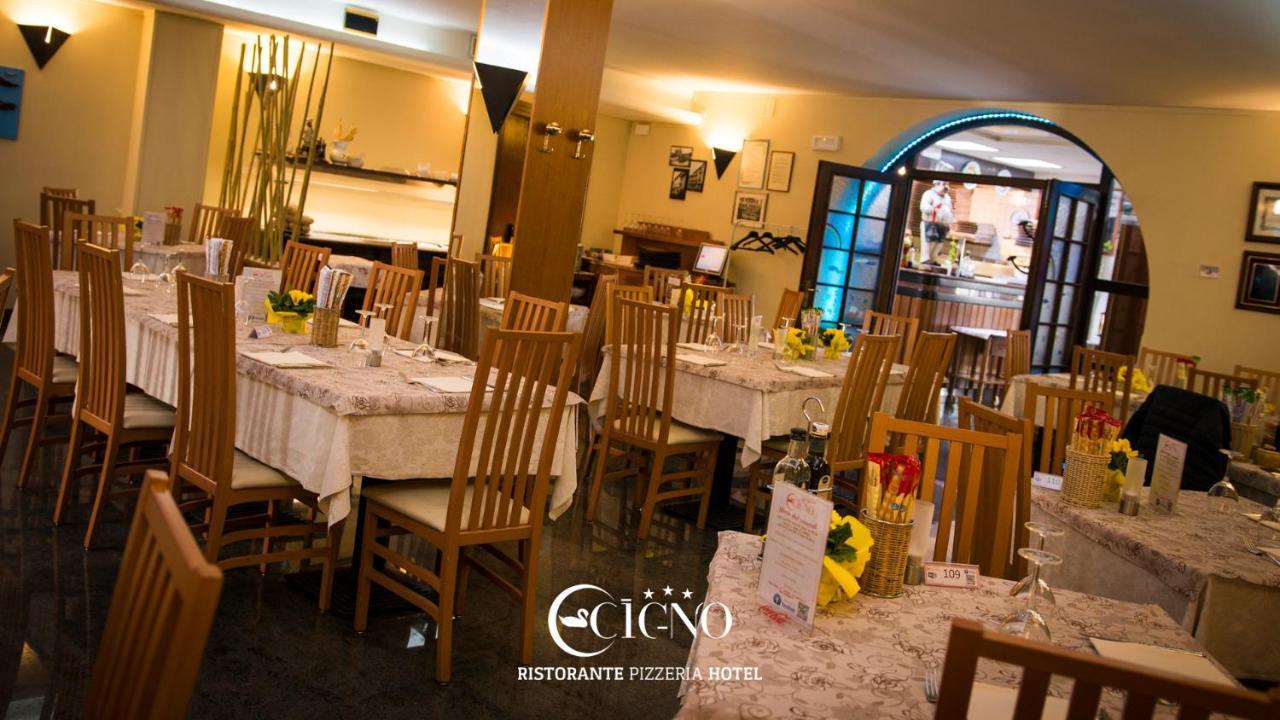 Hotel Ristorante Cigno - Camere And Aparthotel Латизана Экстерьер фото
